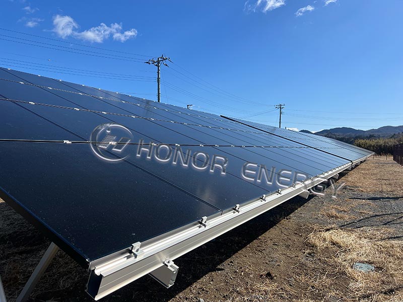 Pomyślne zakończenie projektu systemu montażu naziemnego instalacji fotowoltaicznej o mocy 700 kW w Sendai w Japonii